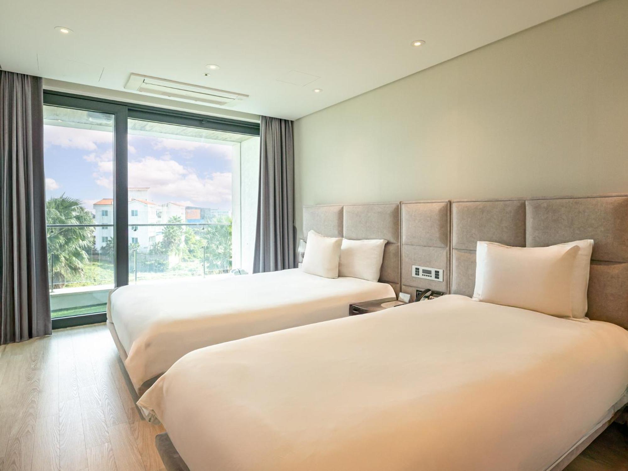 แอตติแรนซ์ พูล วิลลา แอนด์ โฮเต็ล Hotel ซอกวีโพ ภายนอก รูปภาพ