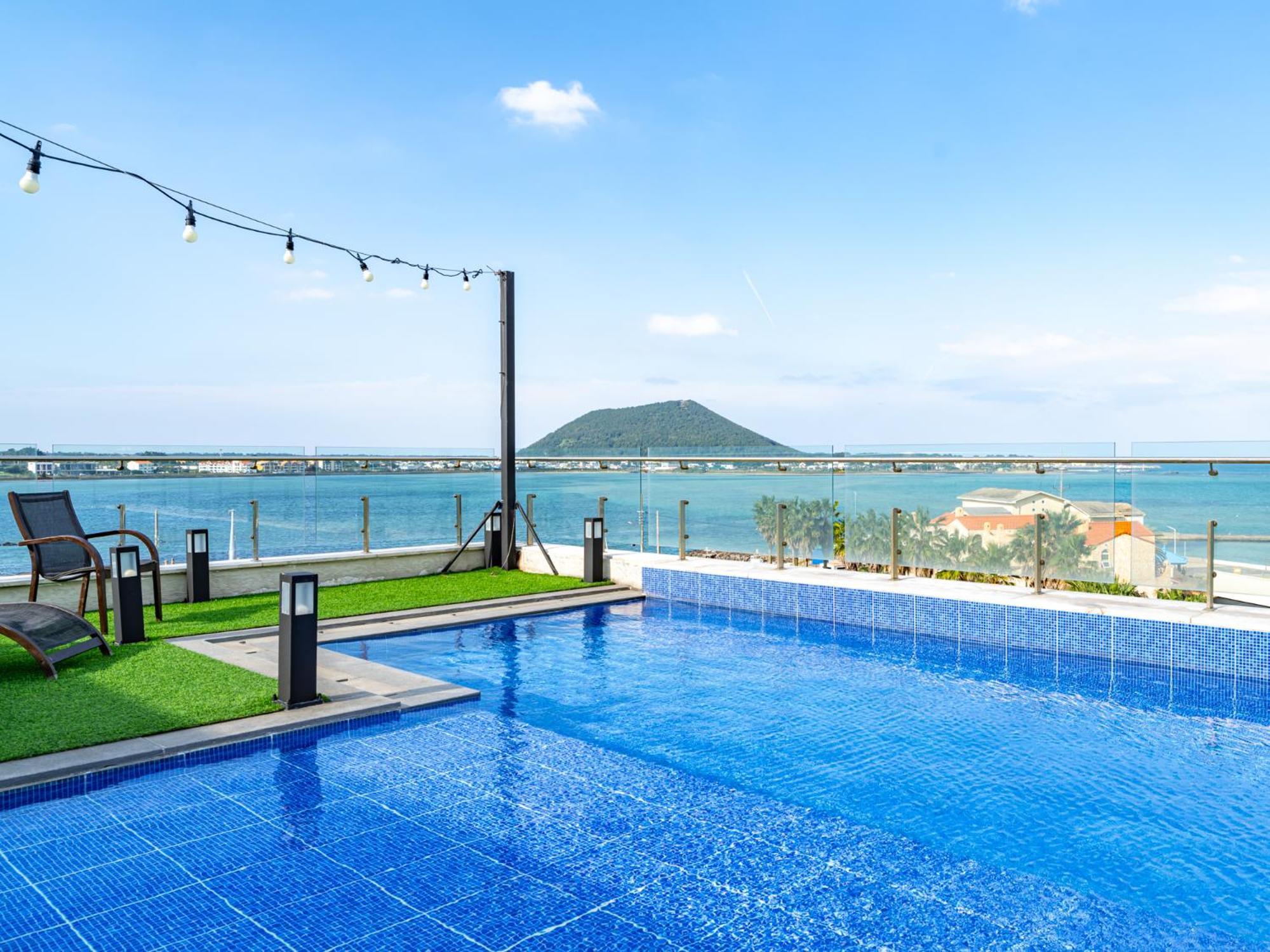 แอตติแรนซ์ พูล วิลลา แอนด์ โฮเต็ล Hotel ซอกวีโพ ภายนอก รูปภาพ