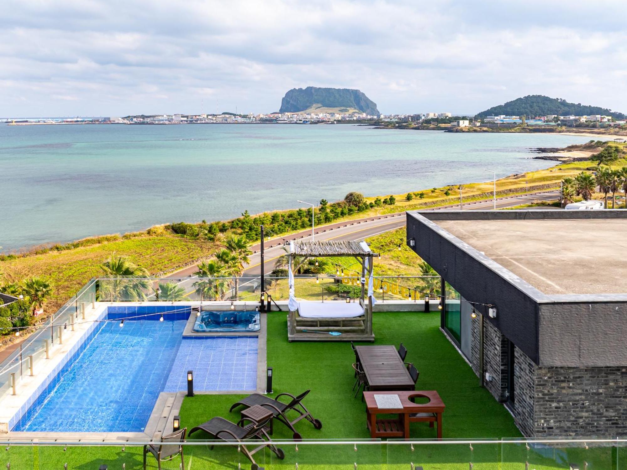 แอตติแรนซ์ พูล วิลลา แอนด์ โฮเต็ล Hotel ซอกวีโพ ภายนอก รูปภาพ