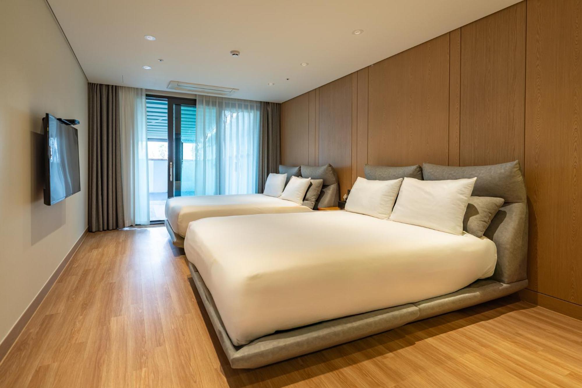 แอตติแรนซ์ พูล วิลลา แอนด์ โฮเต็ล Hotel ซอกวีโพ ภายนอก รูปภาพ
