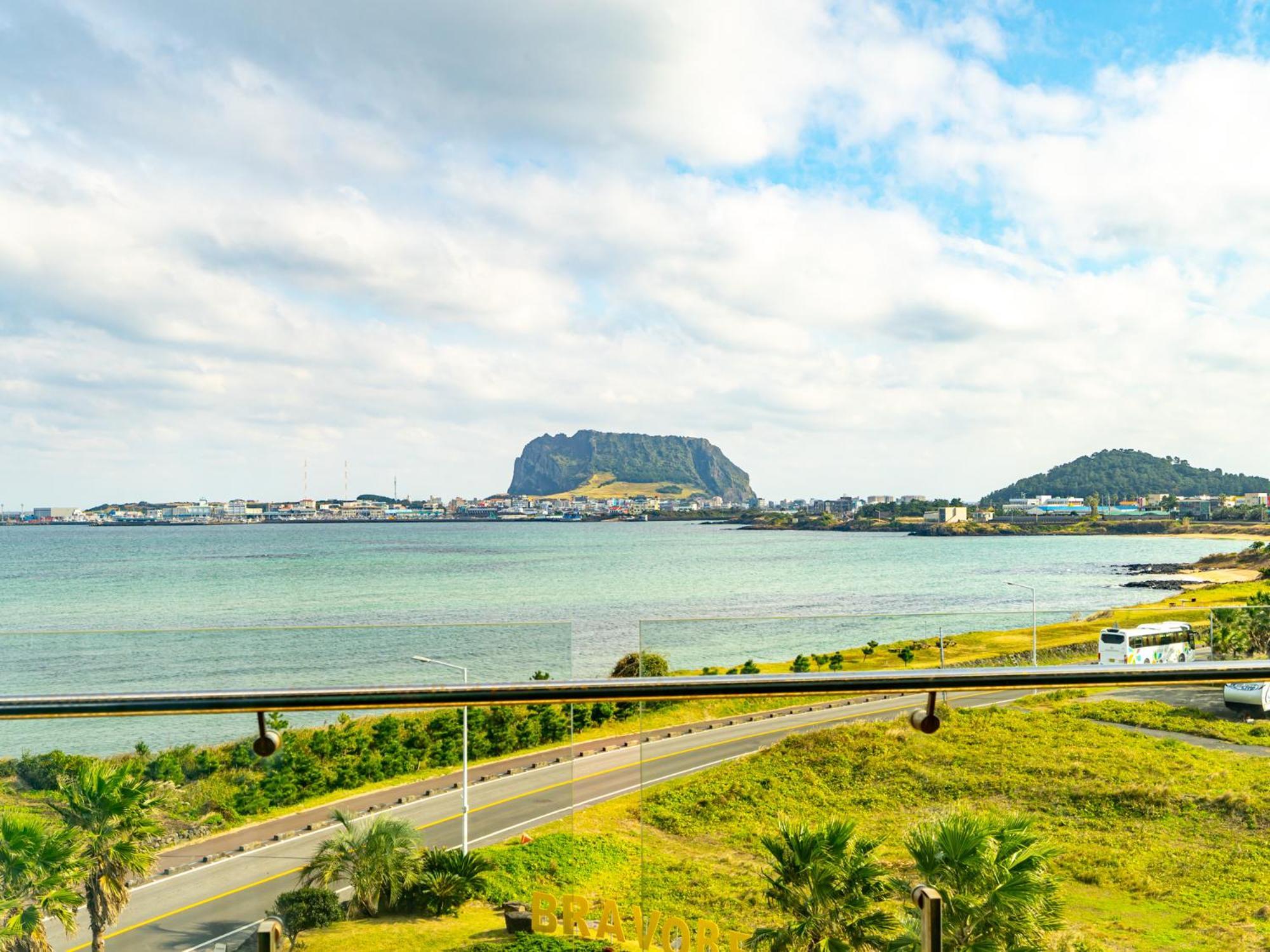 แอตติแรนซ์ พูล วิลลา แอนด์ โฮเต็ล Hotel ซอกวีโพ ภายนอก รูปภาพ