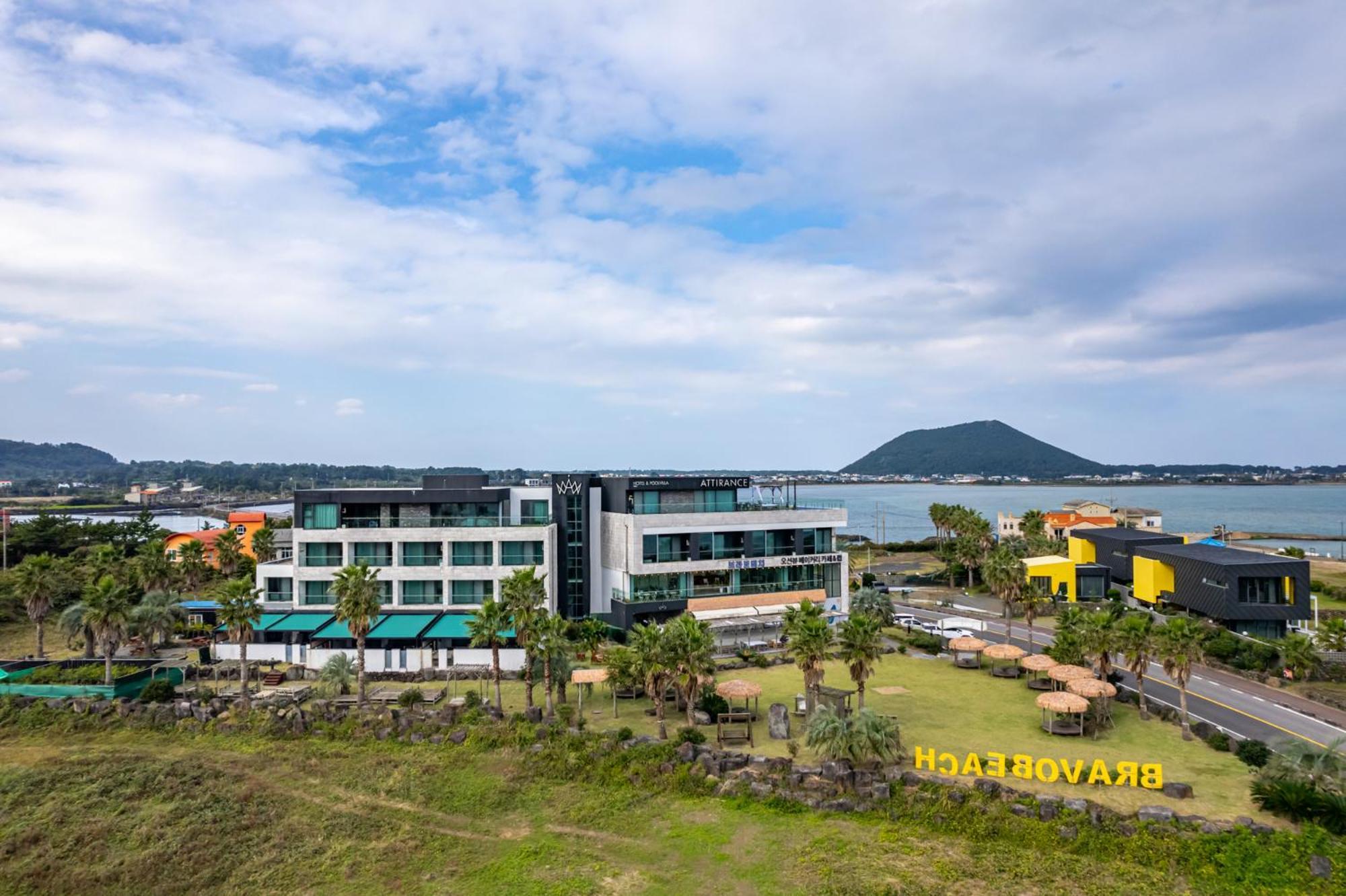 แอตติแรนซ์ พูล วิลลา แอนด์ โฮเต็ล Hotel ซอกวีโพ ภายนอก รูปภาพ